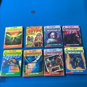 8 Original Goosebumps Books. 2/8 are slightly used